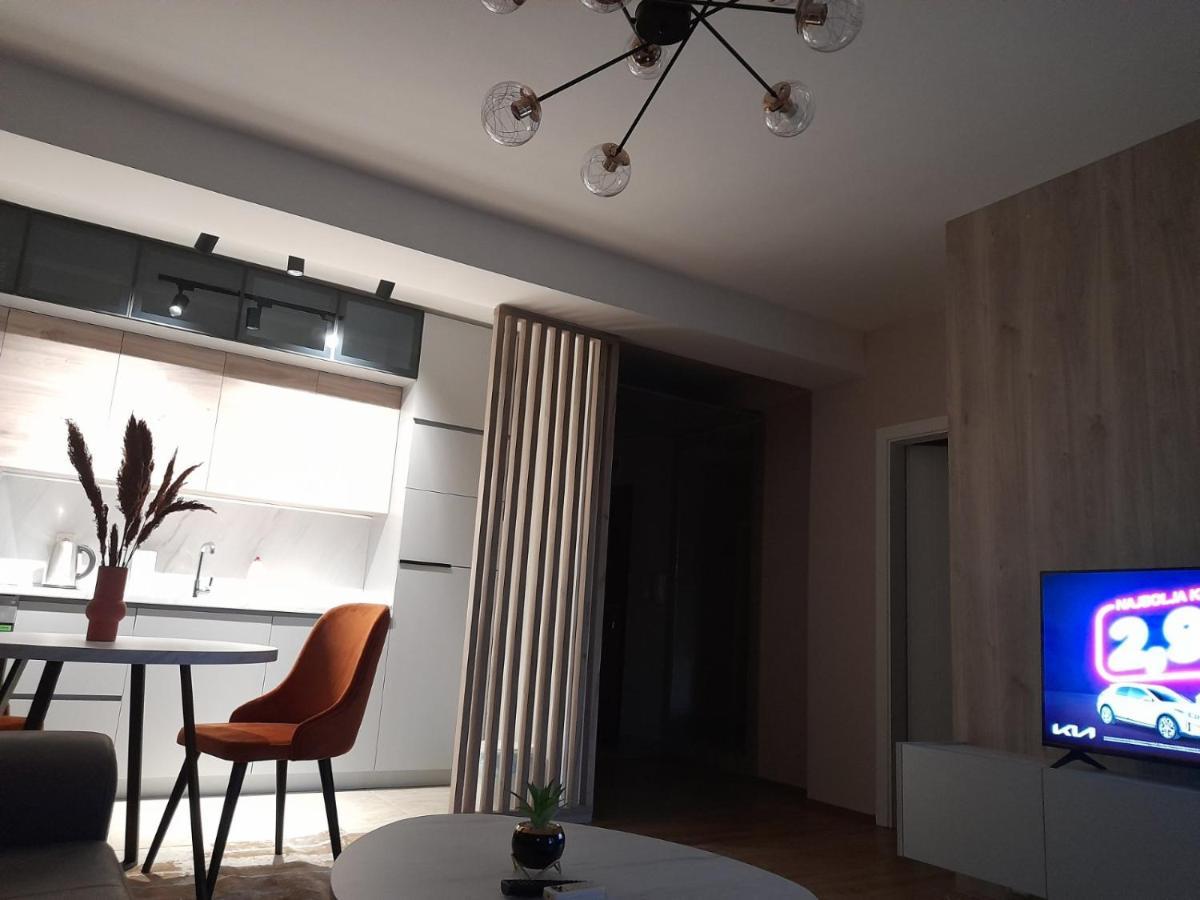 Centar Two Apartment Skopje Esterno foto