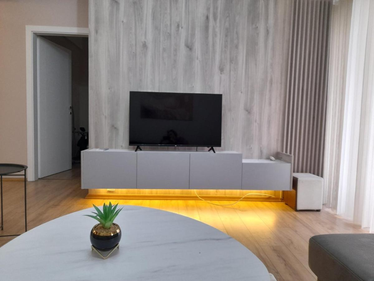 Centar Two Apartment Skopje Esterno foto