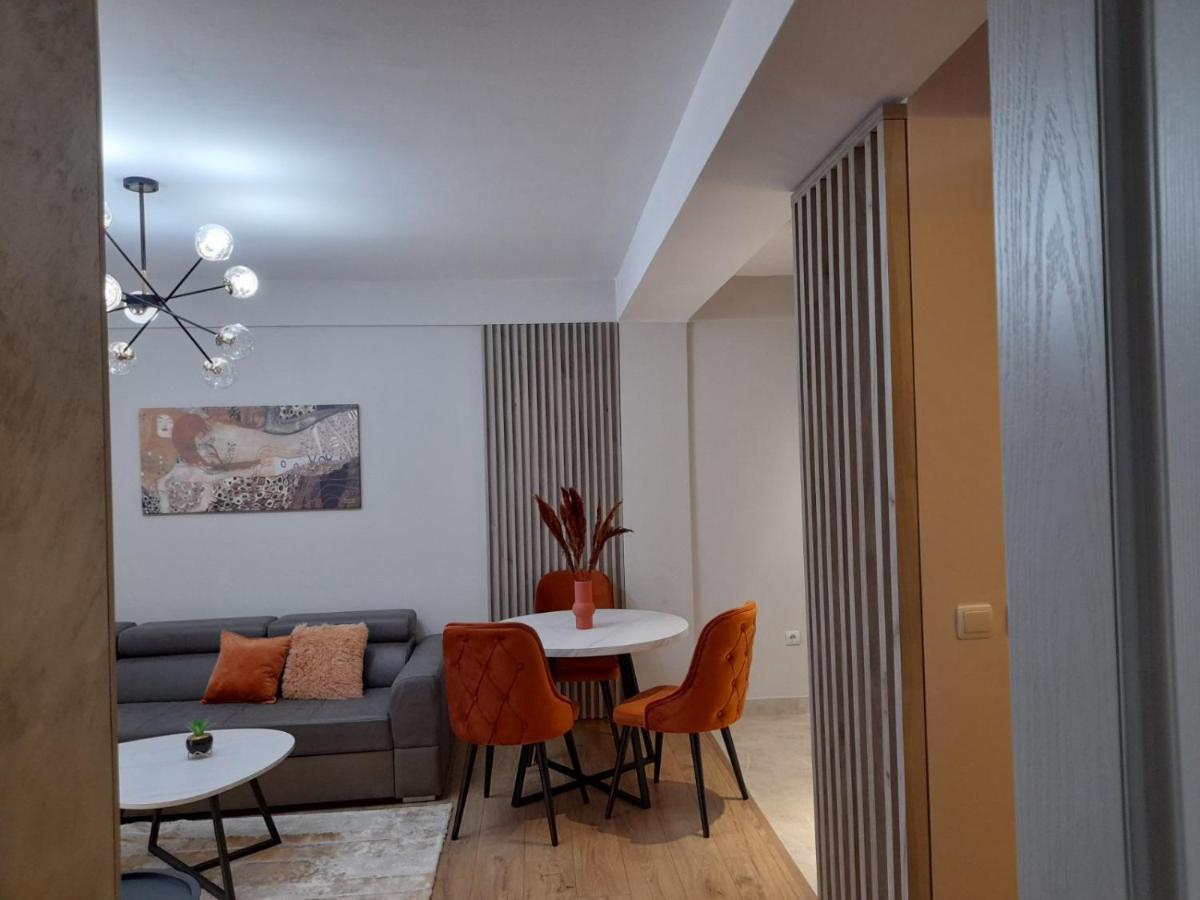 Centar Two Apartment Skopje Esterno foto